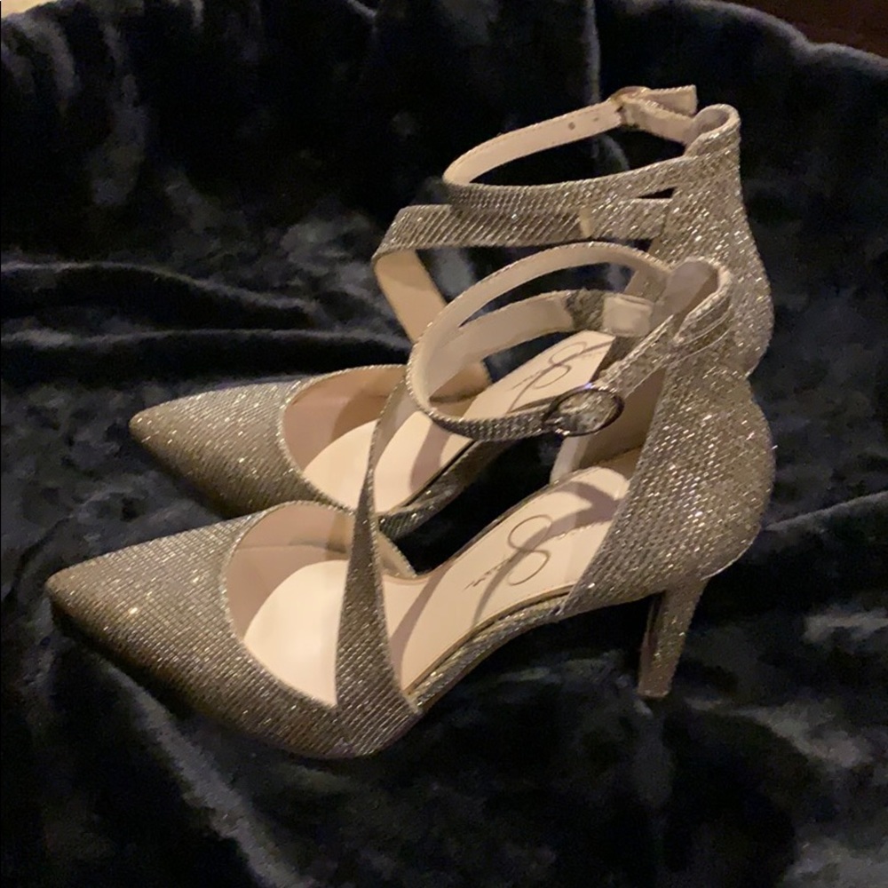 Jessica Simpson Gold Sparkle Shoes - Picture 2 of 4